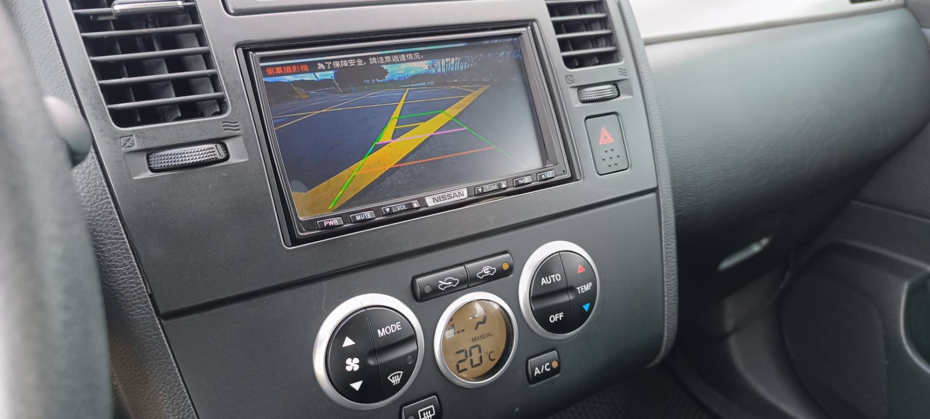 2012  Nissan Tiida 5D 1.8 EH  Tiida 1.8 大馬力 好停車 超實惠代步車 酷暑 寒流 下雨 爸媽 老婆 小孩 擠大眾運輸 無待修 每5千定期保養 車美    第20張相片