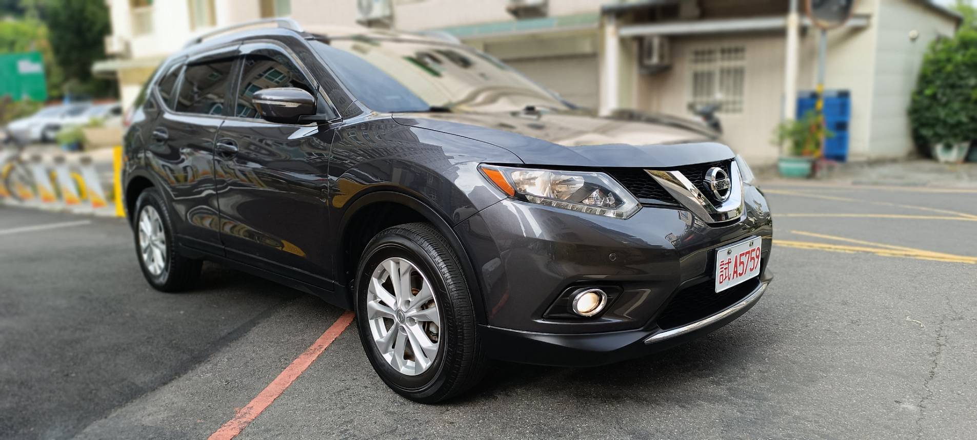 🚙 2017 Nissan X-Trail 2.0 完美版｜人氣家庭休旅 👉現在不用30萬！ 🌟人氣爆款｜空間大｜配備滿｜價格甜 錢沒有不見，只是變成你愛家人的方式而已❤️  第3張相片