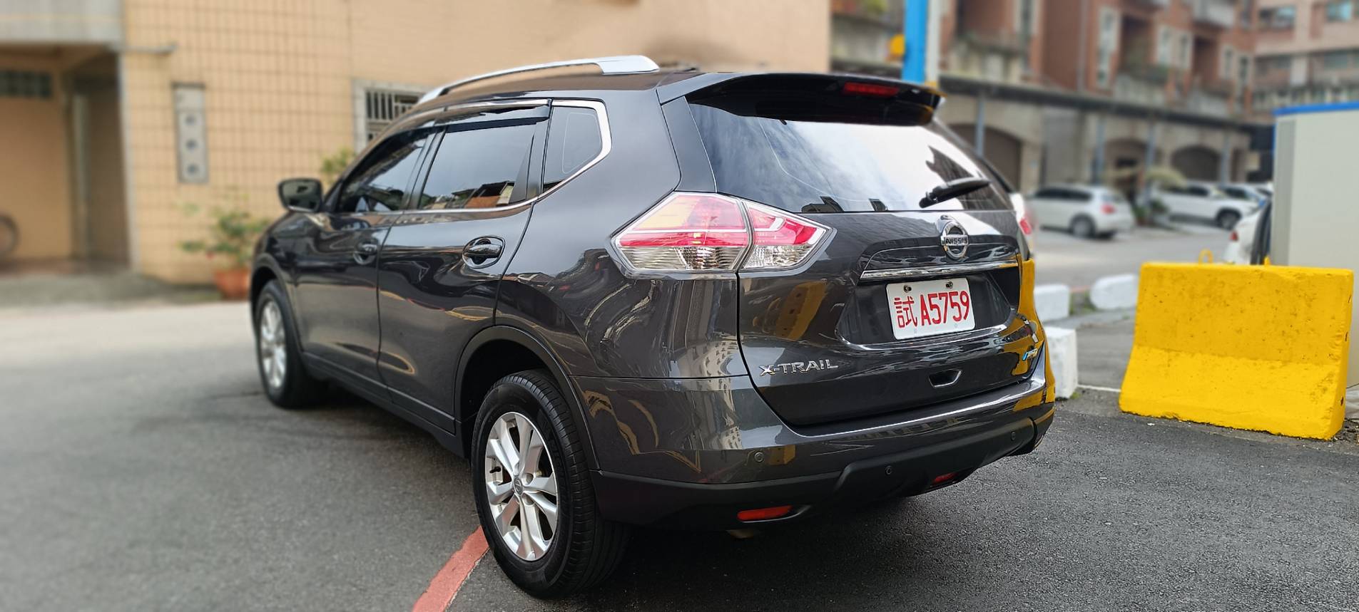 🚙 2017 Nissan X-Trail 2.0 完美版｜人氣家庭休旅 👉現在不用30萬！ 🌟人氣爆款｜空間大｜配備滿｜價格甜 錢沒有不見，只是變成你愛家人的方式而已❤️  第5張相片