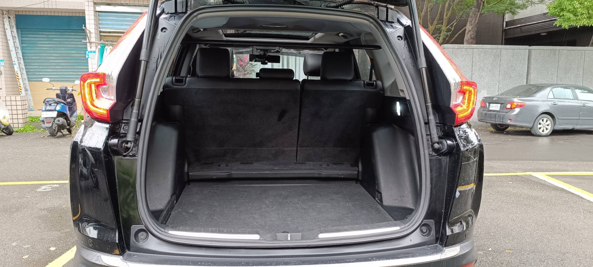 🚗 【2018 Honda CR-V 1.5 S｜頂規渦輪SUV】 ✨ 科技、安全、空間一次到位・ 全速域ACC・全景天窗・電動尾門 車道偏移 居中 盲點 (CarPlay Android Auto)✨一手車  第13張相片