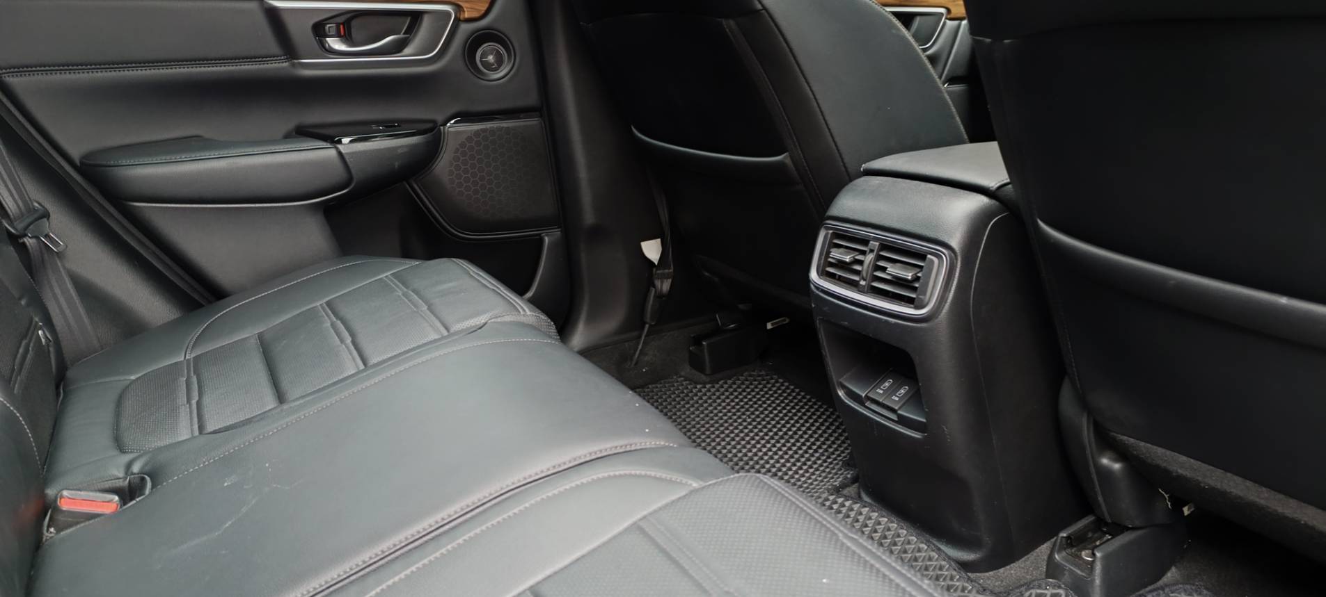 🚗 【2018 Honda CR-V 1.5 S｜頂規渦輪SUV】 ✨ 科技、安全、空間一次到位・ 全速域ACC・全景天窗・電動尾門 車道偏移 居中 盲點 (CarPlay Android Auto)✨一手車  第14張相片