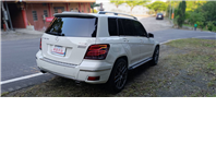 2011 Benz GLK 220 CDI 4MATIC 這台 新車250萬的 GLK 擁有經典的稜角線條，外觀白色搭配升級套件，外型依舊非常現代且霸氣！搭載柴油引擎，省油、大扭力，是入手賓士 SUV 的高 CP 值首選。  第4張縮圖