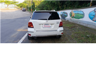2011 Benz GLK 220 CDI 4MATIC 這台 新車250萬的 GLK 擁有經典的稜角線條，外觀白色搭配升級套件，外型依舊非常現代且霸氣！搭載柴油引擎，省油、大扭力，是入手賓士 SUV 的高 CP 值首選。  第6張縮圖