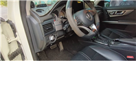 2011 Benz GLK 220 CDI 4MATIC 這台 新車250萬的 GLK 擁有經典的稜角線條，外觀白色搭配升級套件，外型依舊非常現代且霸氣！搭載柴油引擎，省油、大扭力，是入手賓士 SUV 的高 CP 值首選。  第14張縮圖