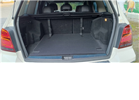 2011 Benz GLK 220 CDI 4MATIC 這台 新車250萬的 GLK 擁有經典的稜角線條，外觀白色搭配升級套件，外型依舊非常現代且霸氣！搭載柴油引擎，省油、大扭力，是入手賓士 SUV 的高 CP 值首選。  第15張縮圖