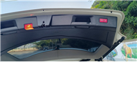 2011 Benz GLK 220 CDI 4MATIC 這台 新車250萬的 GLK 擁有經典的稜角線條，外觀白色搭配升級套件，外型依舊非常現代且霸氣！搭載柴油引擎，省油、大扭力，是入手賓士 SUV 的高 CP 值首選。  第16張縮圖