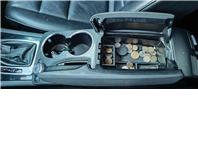 2011 Benz GLK 220 CDI 4MATIC 這台 新車250萬的 GLK 擁有經典的稜角線條，外觀白色搭配升級套件，外型依舊非常現代且霸氣！搭載柴油引擎，省油、大扭力，是入手賓士 SUV 的高 CP 值首選。  第17張縮圖