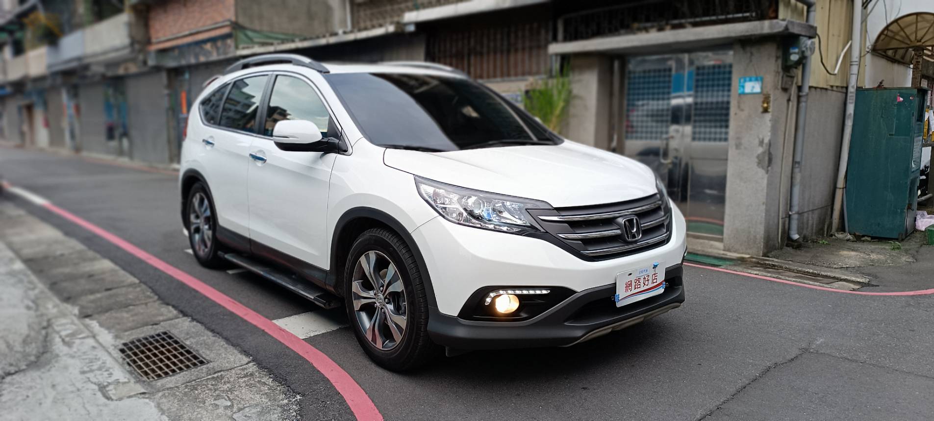 2014 HONDA CRV 2.4 代步車 小家庭 國民神車 後車廂空間可做多樣變化 可全部躺平 可供全家遊山玩水眾多需求 輕露營族最愛 相對低里程 車漂亮 原汁原味  無泡水 無改裝 車況超優   看車前請先電話聯絡確認車是否售出 以免  第3張相片