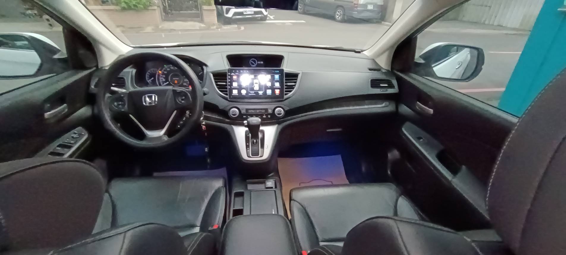 2014 HONDA CRV 2.4 代步車 小家庭 國民神車 後車廂空間可做多樣變化 可全部躺平 可供全家遊山玩水眾多需求 輕露營族最愛 相對低里程 車漂亮 原汁原味  無泡水 無改裝 車況超優   看車前請先電話聯絡確認車是否售出 以免  第9張相片