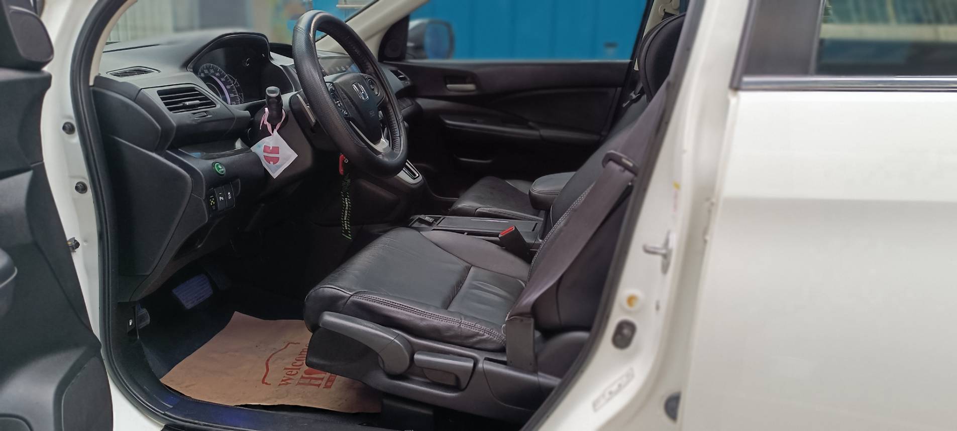 2014 HONDA CRV 2.4 代步車 小家庭 國民神車 後車廂空間可做多樣變化 可全部躺平 可供全家遊山玩水眾多需求 輕露營族最愛 相對低里程 車漂亮 原汁原味  無泡水 無改裝 車況超優   看車前請先電話聯絡確認車是否售出 以免  第10張相片