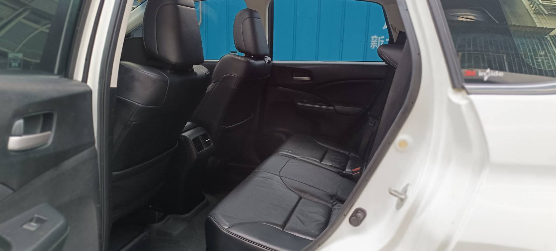 2014 HONDA CRV 2.4 代步車 小家庭 國民神車 後車廂空間可做多樣變化 可全部躺平 可供全家遊山玩水眾多需求 輕露營族最愛 相對低里程 車漂亮 原汁原味  無泡水 無改裝 車況超優   看車前請先電話聯絡確認車是否售出 以免  第11張相片