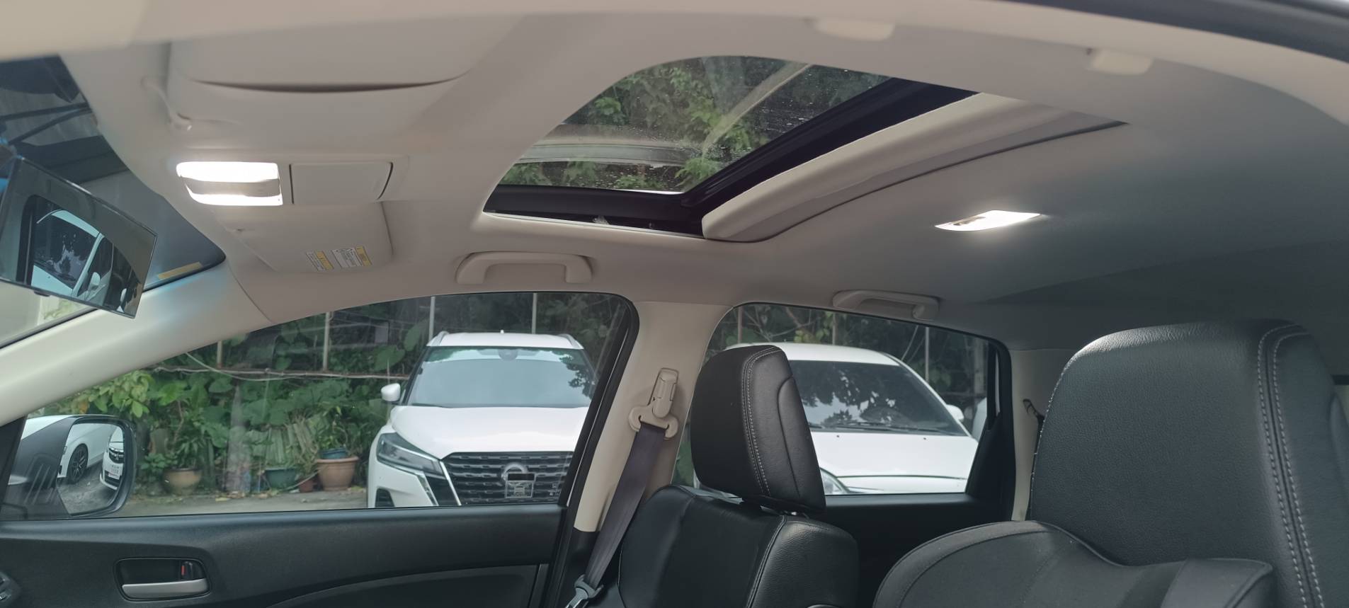 2014 HONDA CRV 2.4 代步車 小家庭 國民神車 後車廂空間可做多樣變化 可全部躺平 可供全家遊山玩水眾多需求 輕露營族最愛 相對低里程 車漂亮 原汁原味  無泡水 無改裝 車況超優   看車前請先電話聯絡確認車是否售出 以免  第12張相片