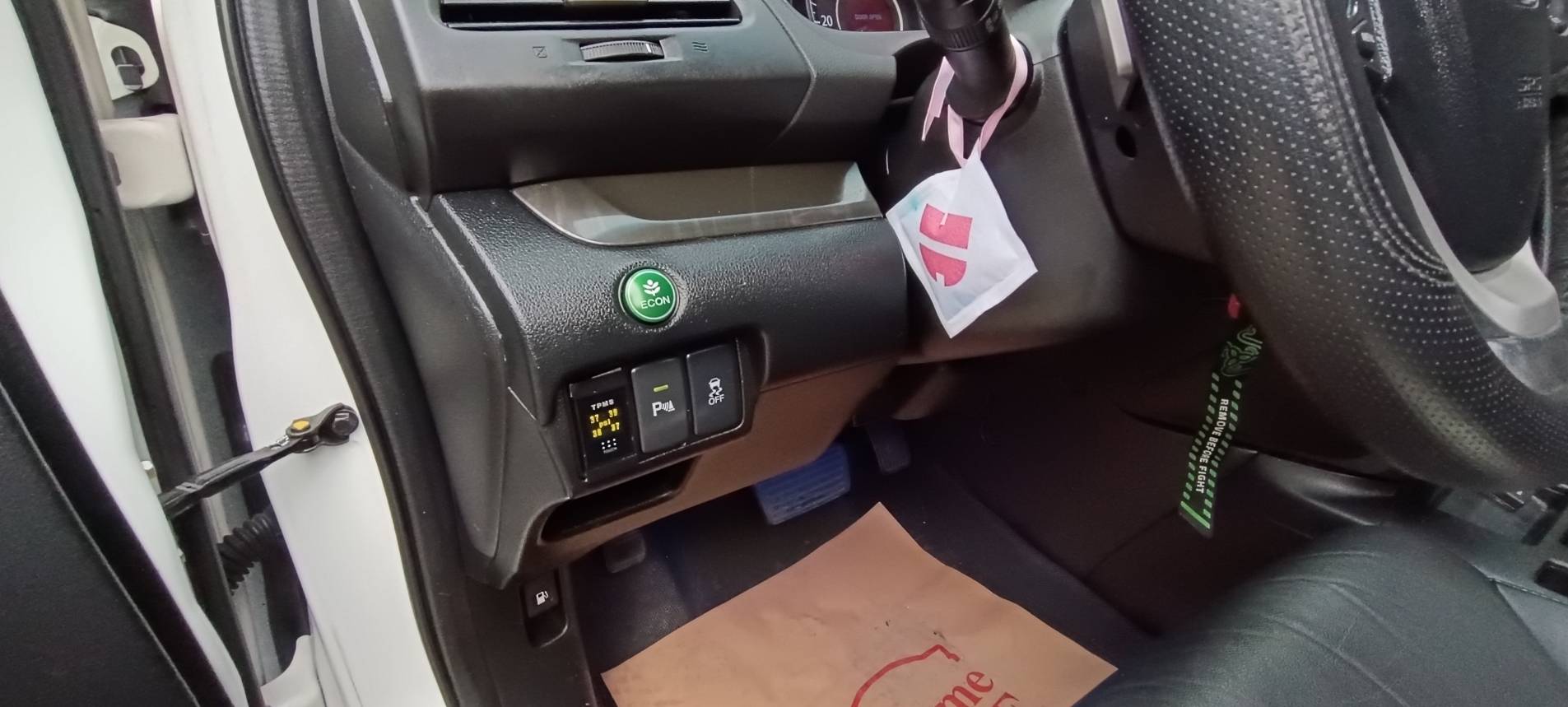 2014 HONDA CRV 2.4 代步車 小家庭 國民神車 後車廂空間可做多樣變化 可全部躺平 可供全家遊山玩水眾多需求 輕露營族最愛 相對低里程 車漂亮 原汁原味  無泡水 無改裝 車況超優   看車前請先電話聯絡確認車是否售出 以免  第14張相片