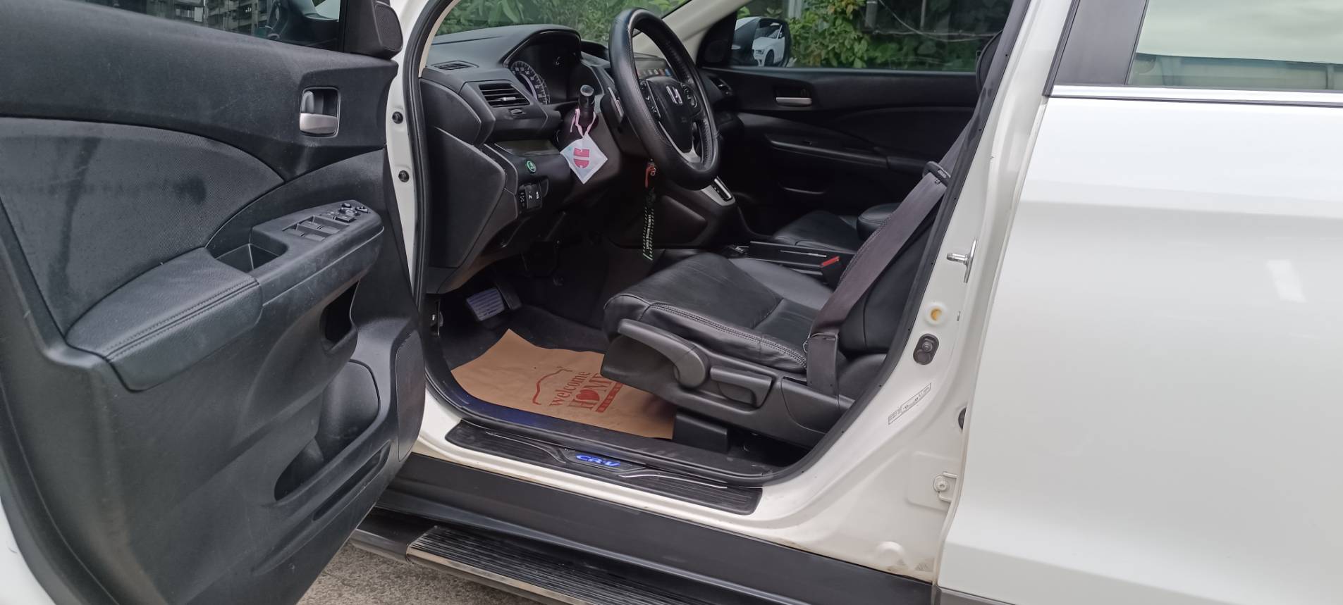 2014 HONDA CRV 2.4 代步車 小家庭 國民神車 後車廂空間可做多樣變化 可全部躺平 可供全家遊山玩水眾多需求 輕露營族最愛 相對低里程 車漂亮 原汁原味  無泡水 無改裝 車況超優   看車前請先電話聯絡確認車是否售出 以免  第15張相片