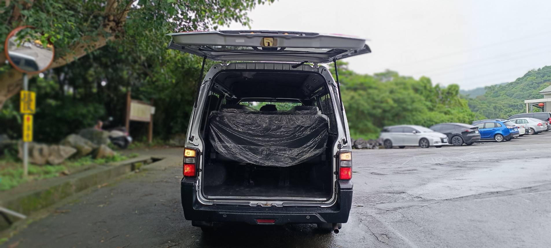 2020 Mitsubishi 得利卡 8人座｜空間王者 🔥 空間大、底盤高、用途廣 💡 商務、家庭、通勤接送全搞定！  第9張相片