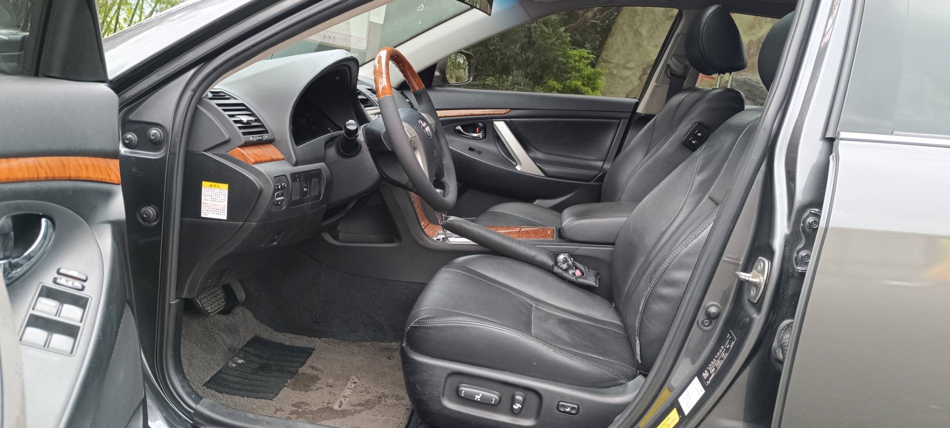 2010  CAMRY 2.4 G 尊貴 安卓機 天窗 中大型房車 小家庭 首購 豪華代步車 豪華氣派 配備性能佳 ⭐只要你有 4000元⭐即可把此車貸回家喔!  第11張相片