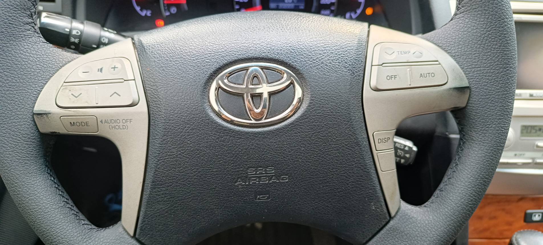 2010  CAMRY 2.4 G 尊貴 安卓機 天窗 中大型房車 小家庭 首購 豪華代步車 豪華氣派 配備性能佳 ⭐只要你有 4000元⭐即可把此車貸回家喔!  第15張相片