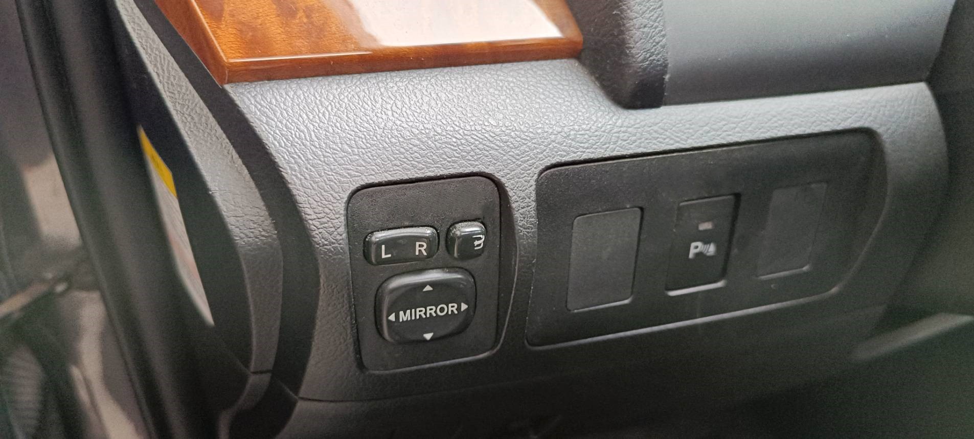 2010  CAMRY 2.4 G 尊貴 安卓機 天窗 中大型房車 小家庭 首購 豪華代步車 豪華氣派 配備性能佳 ⭐只要你有 4000元⭐即可把此車貸回家喔!  第17張相片