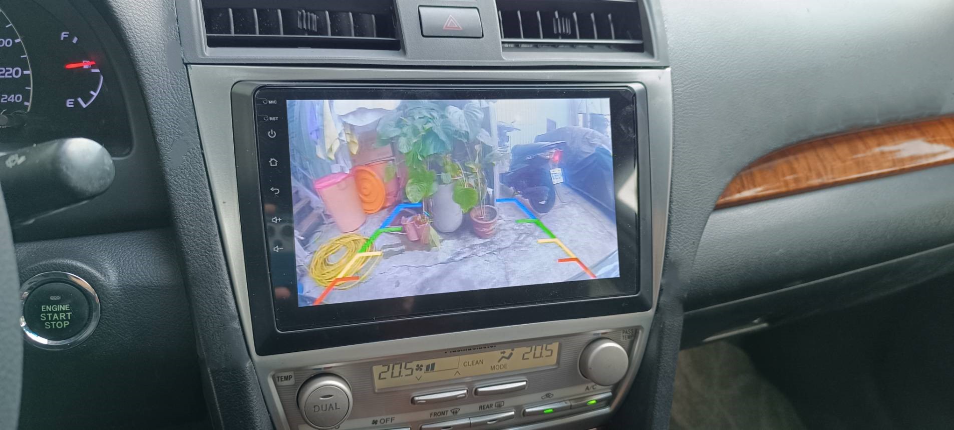 2010  CAMRY 2.4 G 尊貴 安卓機 天窗 中大型房車 小家庭 首購 豪華代步車 豪華氣派 配備性能佳 ⭐只要你有 4000元⭐即可把此車貸回家喔!  第18張相片