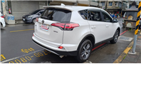 2018 Toyota rav4 2.0 豪華 便宜又大碗的 人稱郎系車美派的國民神車 安卓機 360環景 摸門解鎖 ⭐只要你有 4000元⭐即可把此車貸回家喔!  第5張縮圖