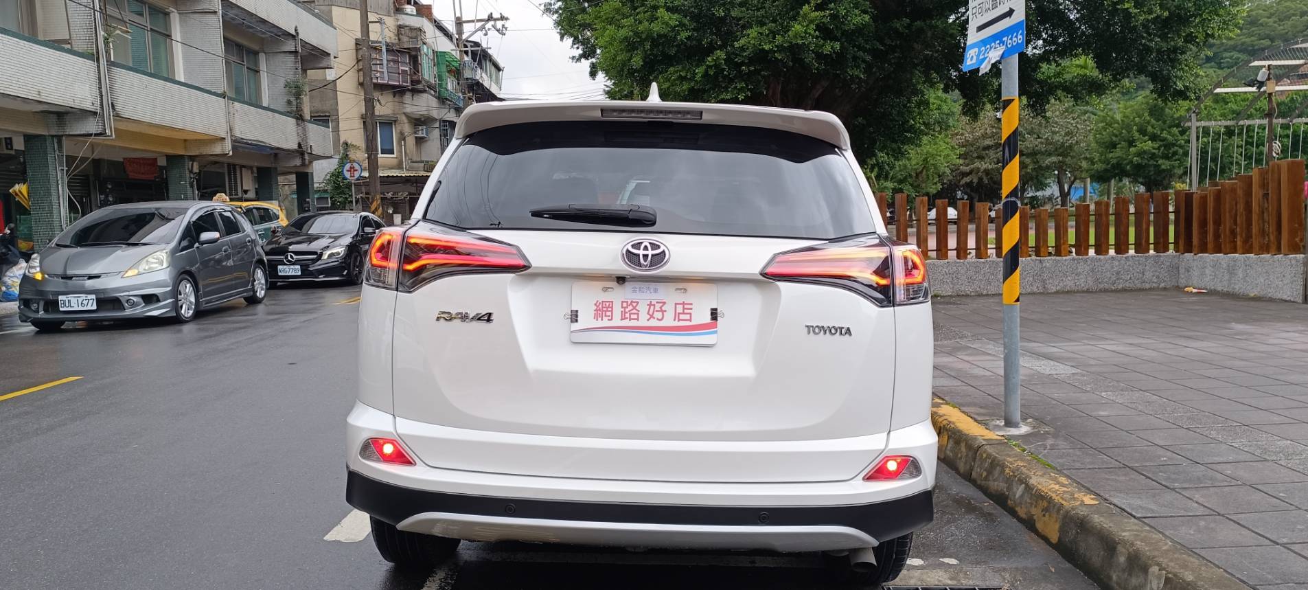 2018 Toyota rav4 2.0 豪華 便宜又大碗的 人稱郎系車美派的國民神車 安卓機 360環景 摸門解鎖 ⭐只要你有 4000元⭐即可把此車貸回家喔!  第6張相片