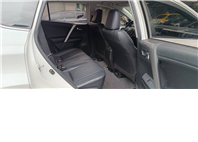 2018 Toyota rav4 2.0 豪華 便宜又大碗的 人稱郎系車美派的國民神車 安卓機 360環景 摸門解鎖 ⭐只要你有 4000元⭐即可把此車貸回家喔!  第11張縮圖