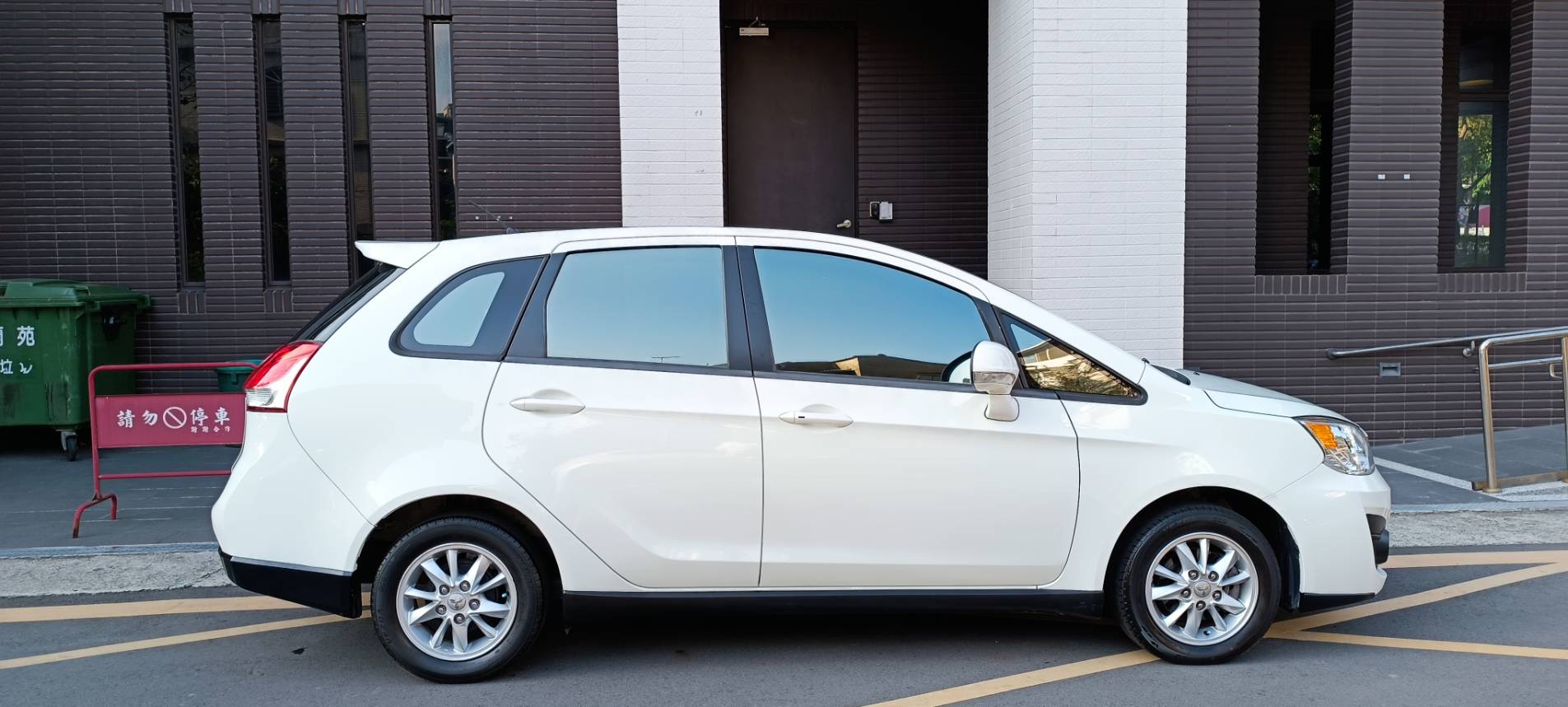 2014 MITSUBISHI 三菱 COLT PLUS 1.5 可魯5D ✅小家庭✅小資✅上班族✅公車族✅代步車 好停車 大空間 無薪轉勞保/信用瑕疵/八大行業/夜市擺攤皆可協助辦理 強力貸款團隊強力過件，✅三天過件五天交車   第7張相片