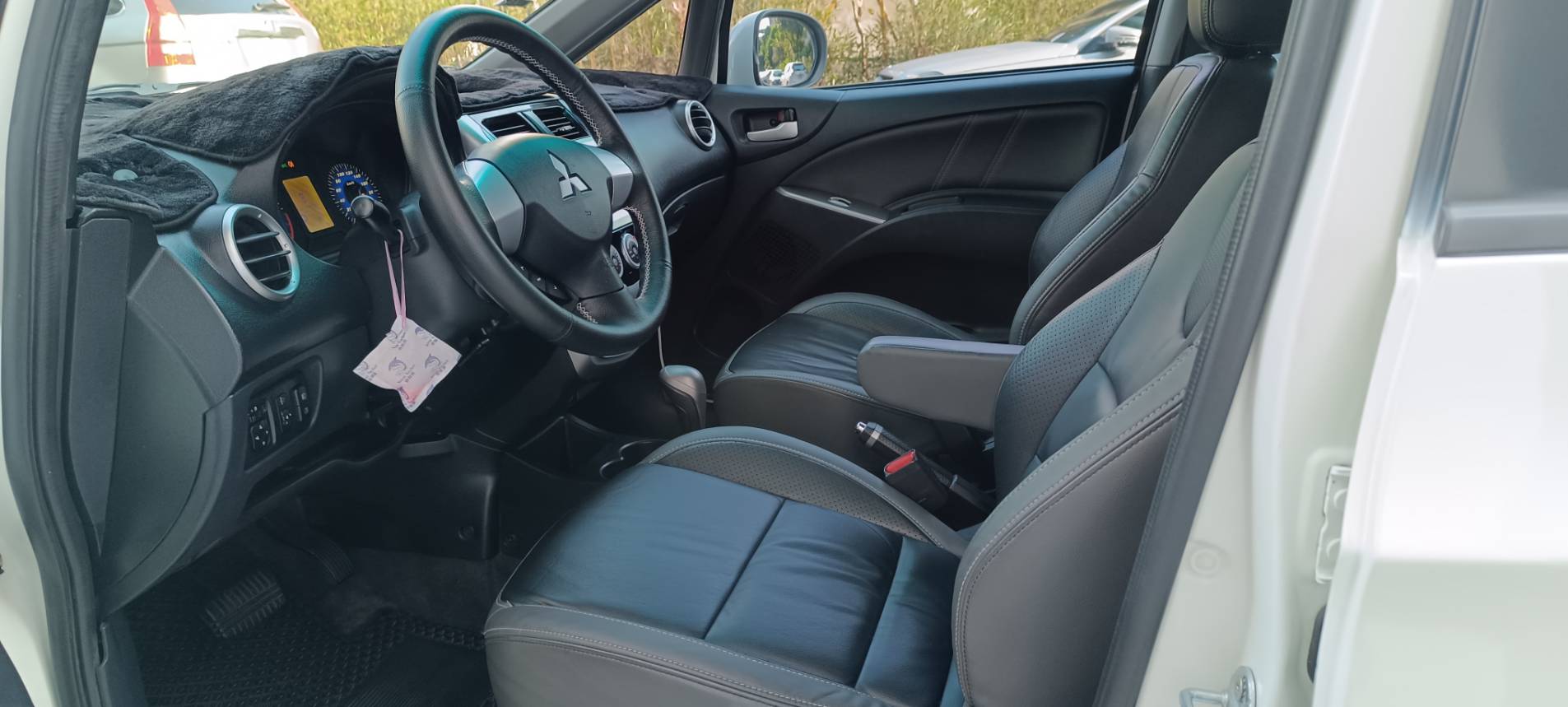 2014 MITSUBISHI 三菱 COLT PLUS 1.5 可魯5D ✅小家庭✅小資✅上班族✅公車族✅代步車 好停車 大空間 無薪轉勞保/信用瑕疵/八大行業/夜市擺攤皆可協助辦理 強力貸款團隊強力過件，✅三天過件五天交車   第12張相片