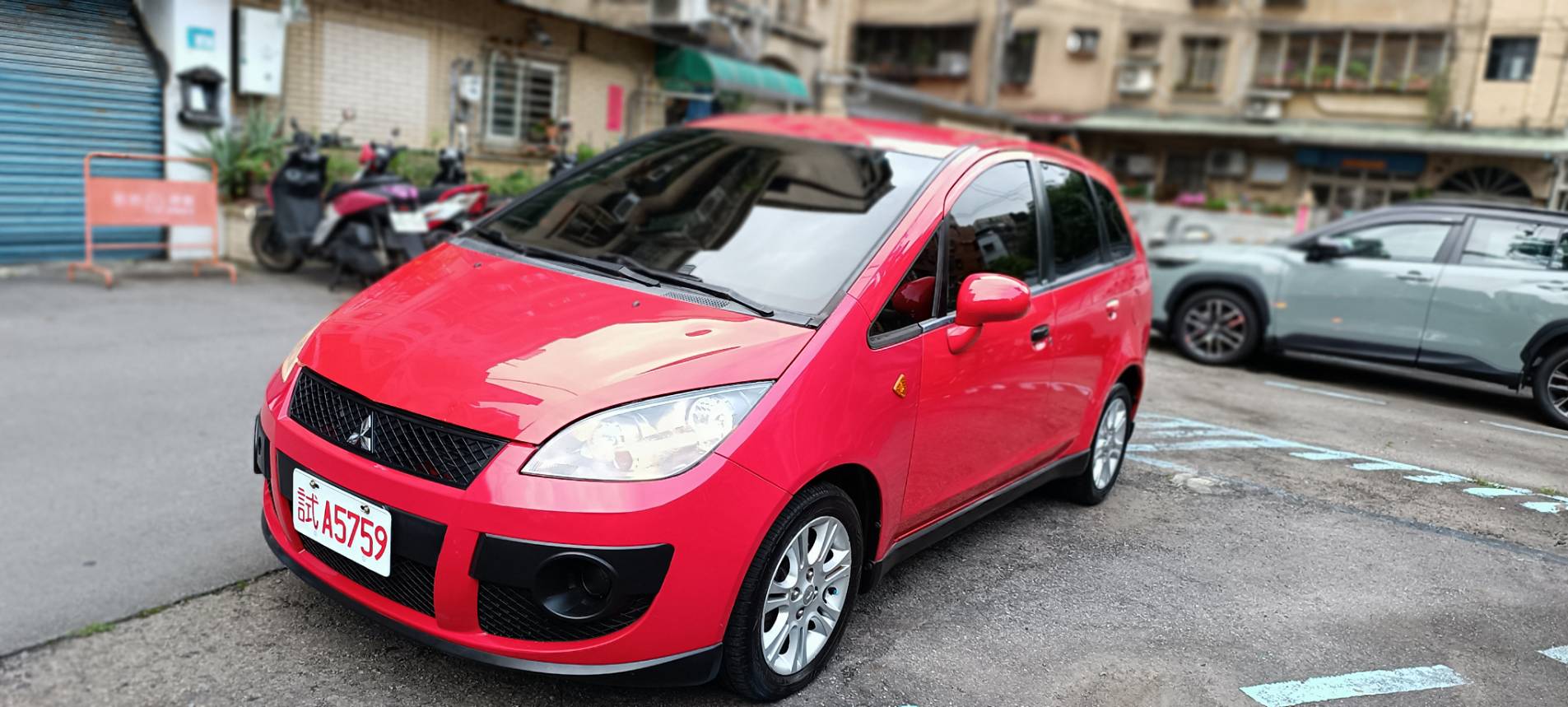 2011 COLT PLUS可魯1.6 火辣小可愛 省油省稅 好開 超值代步車 7萬辦到好 梅雨季跟酷酷暑要到了 機車族要對自己跟家人好一點 千萬別錯過了喔   0973891557 徐先生 Line:ID 0960038066 看車試車   第1張相片