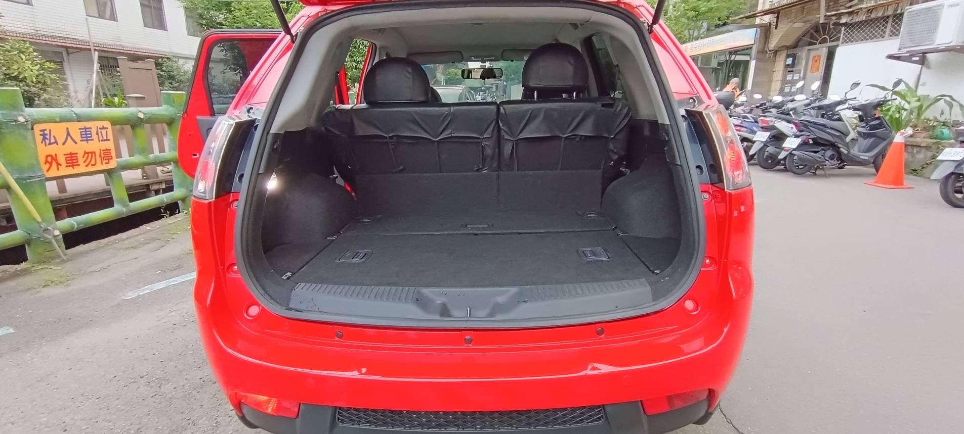 2011 COLT PLUS可魯1.6 火辣小可愛 省油省稅 好開 超值代步車 7萬辦到好 梅雨季跟酷酷暑要到了 機車族要對自己跟家人好一點 千萬別錯過了喔   0973891557 徐先生 Line:ID 0960038066 看車試車   第11張相片