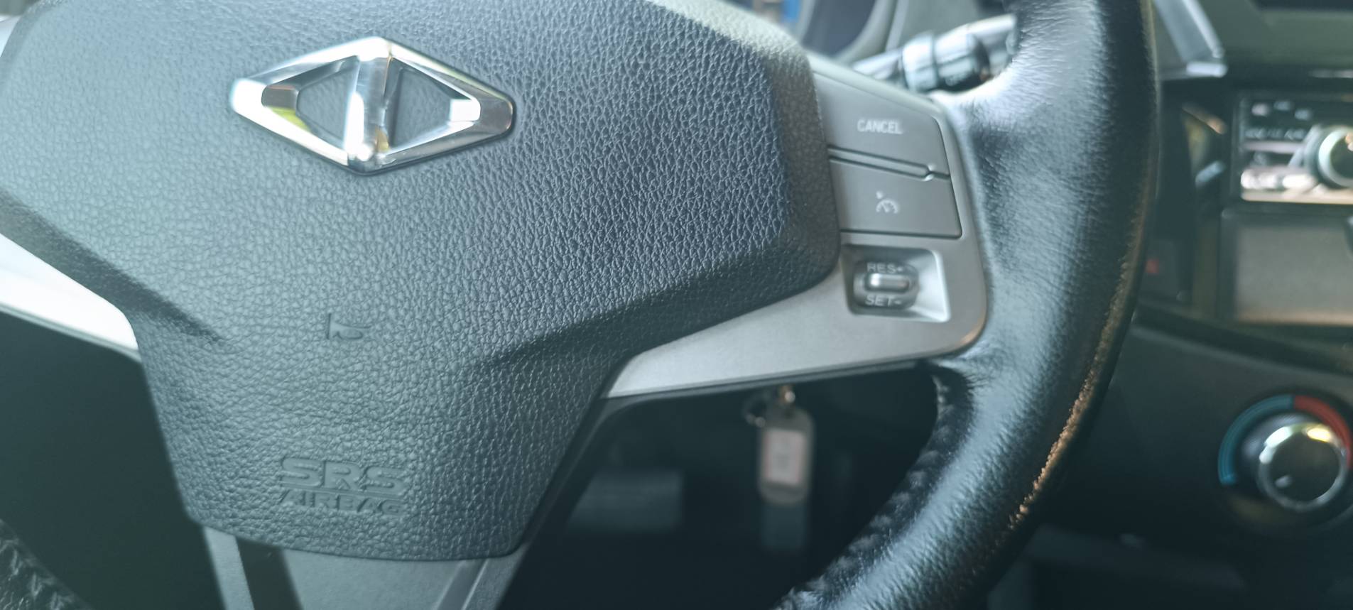 🚗 2023 三菱 ZINGER 精緻型 2.4 灰色｜低里程・大空間・創業載貨好幫手 🔥  第11張相片
