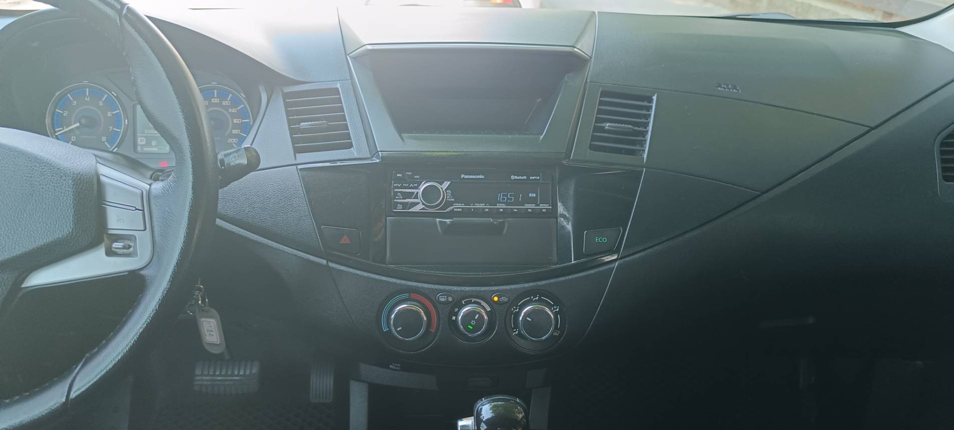 🚗 2023 三菱 ZINGER 精緻型 2.4 灰色｜低里程・大空間・創業載貨好幫手 🔥  第12張相片