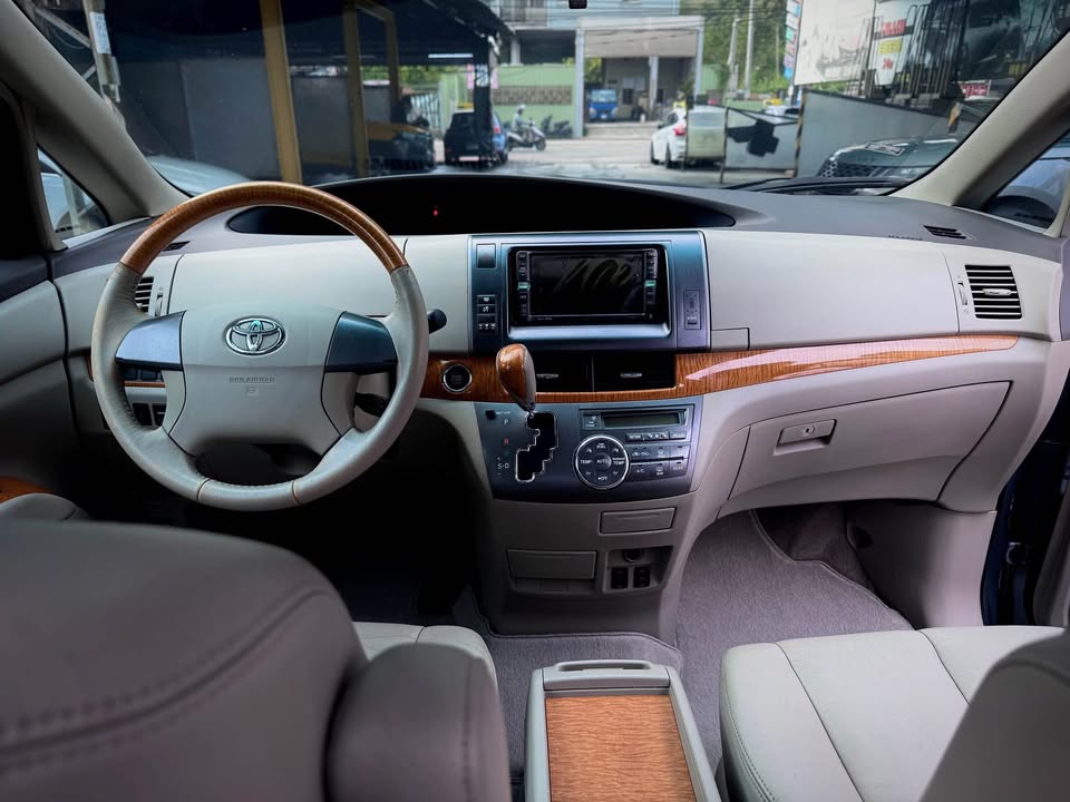 2011 Toyota Previa 2.4豪華版 跑多 反映在車價上 無待修   第6張相片