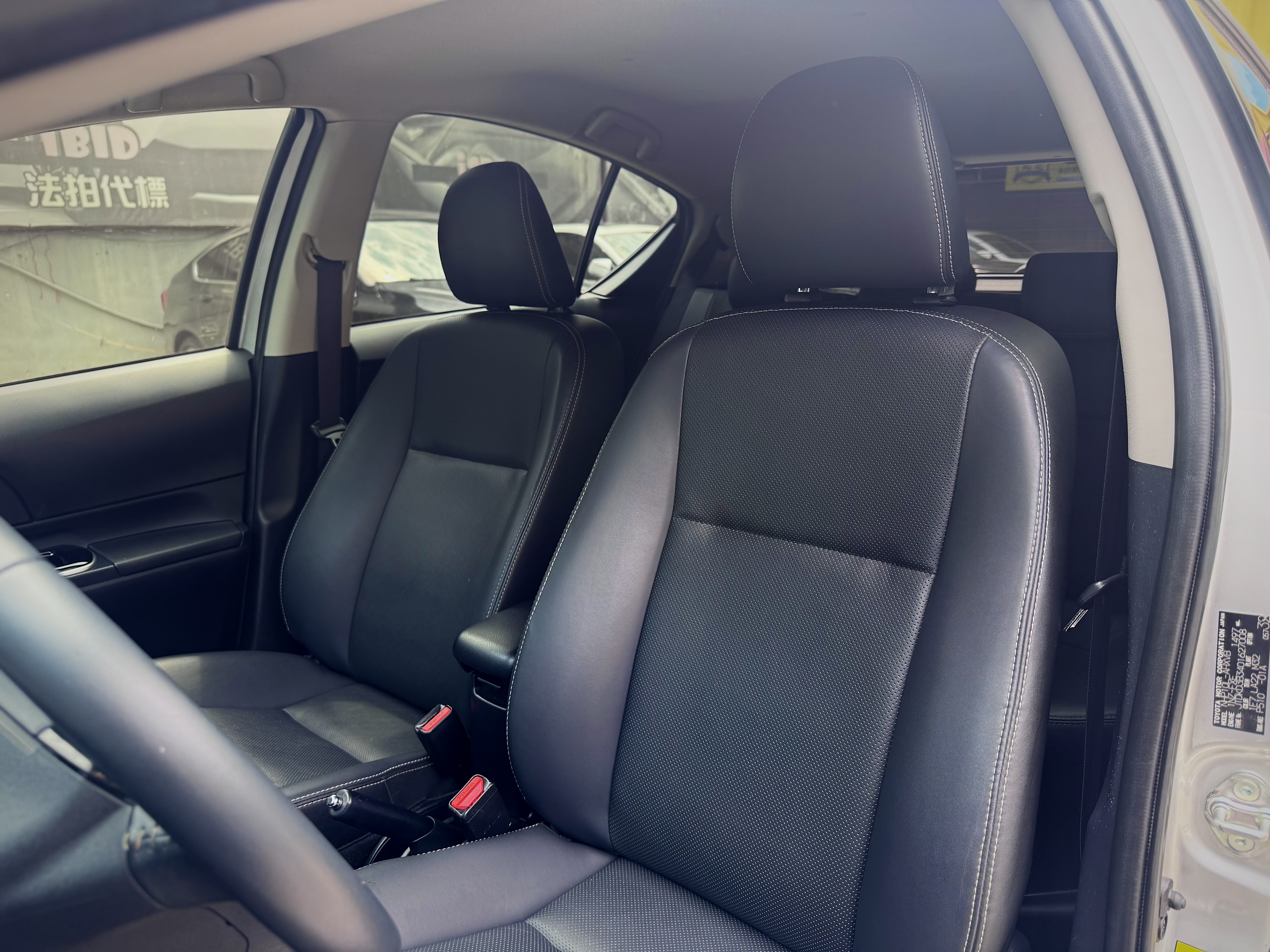 2019 Toyota Prius C 油電混合 內裝乾淨完整  第6張相片