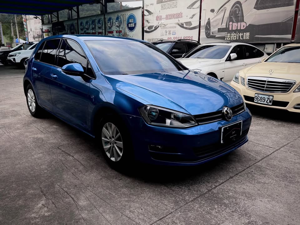 2013 VW Golf TSI 已認證 可協助貸款 內外觀完整   第4張相片