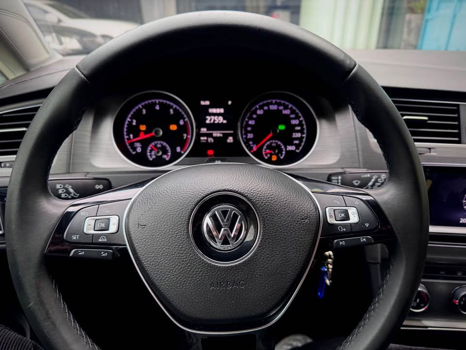 2013 VW Golf TSI 已認證 可協助貸款 內外觀完整   第9張相片