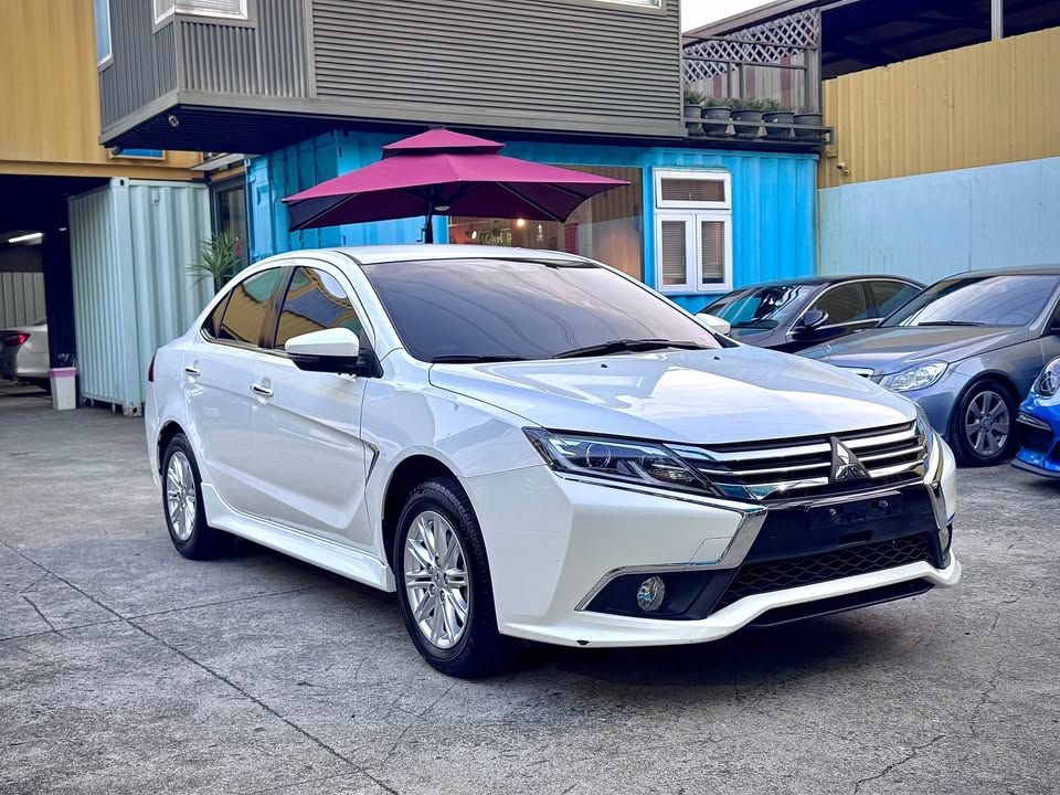 2017 Mitsubishi grand lancer 1.8時尚型   第1張相片