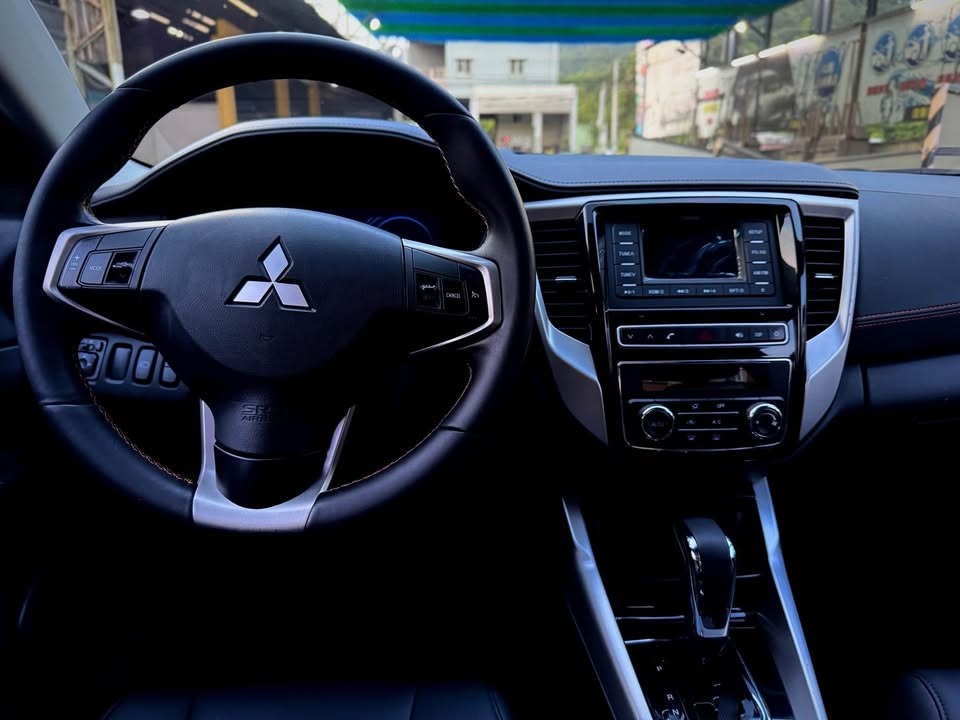 2017 Mitsubishi grand lancer 1.8時尚型   第4張相片