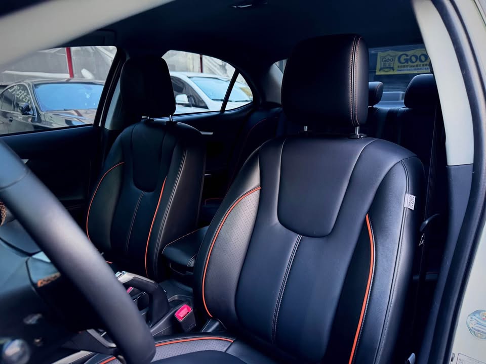 2017 Mitsubishi grand lancer 1.8時尚型   第5張相片