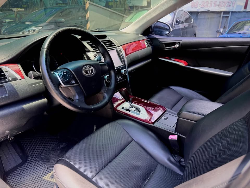 2012 Toyota Camry 2.5e 引擎變速箱正常 內外完整度高 可協助貸款 雙北可看車  第5張相片