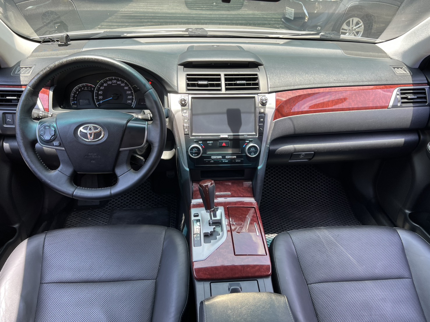 2012 TOYOTA camry E版 車況良好 便宜賣  第3張相片