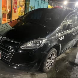 16年Luxgen M7 7人座  第2張相片