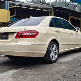 10年Benz E250 w212 限量車色 超低價帶回家  第1張相片
