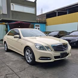 10年Benz E250 w212 限量車色 超低價帶回家  第7張相片