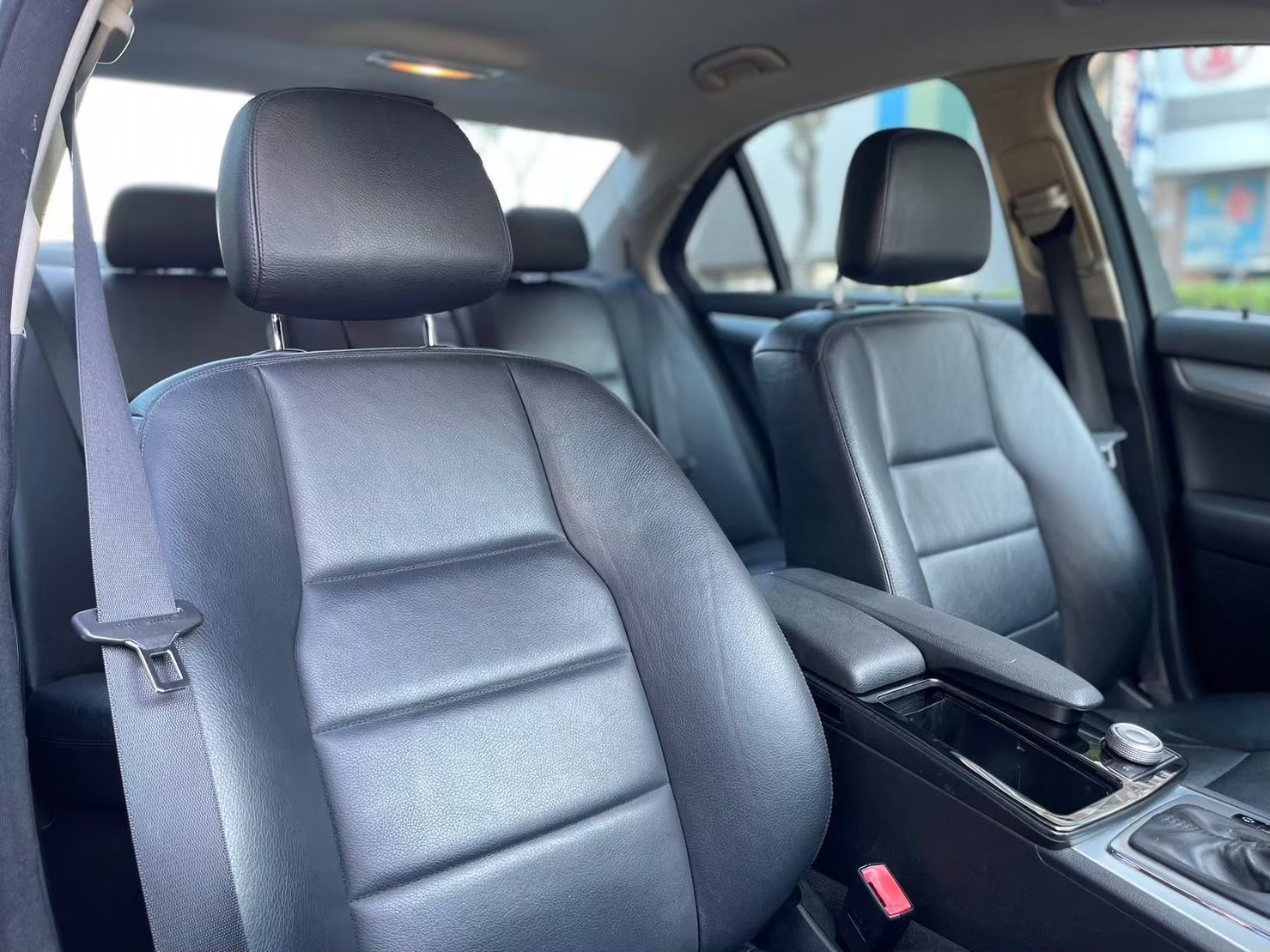 2010 賓士Benz C200 CGI 電話：0966218569 賴：imkc9718  第11張相片