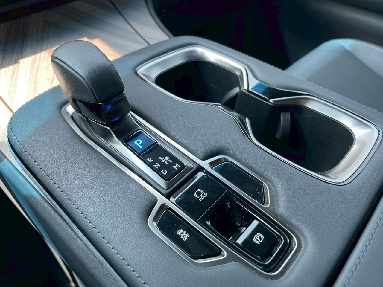 2024年式 凌志Lexus LM500h 全台最便宜 電話：0966218569 賴：imkc9718  第8張相片