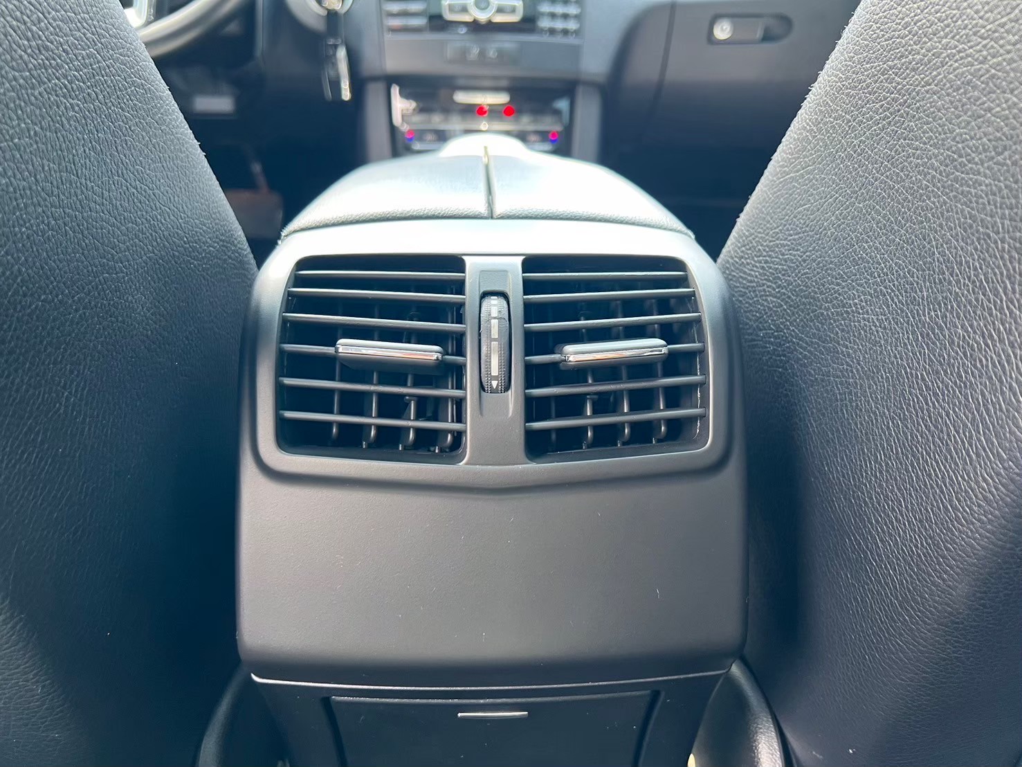 2012 賓士Benz E300 Avantgarde 電話：0966218569 賴：imkc9718  第10張相片