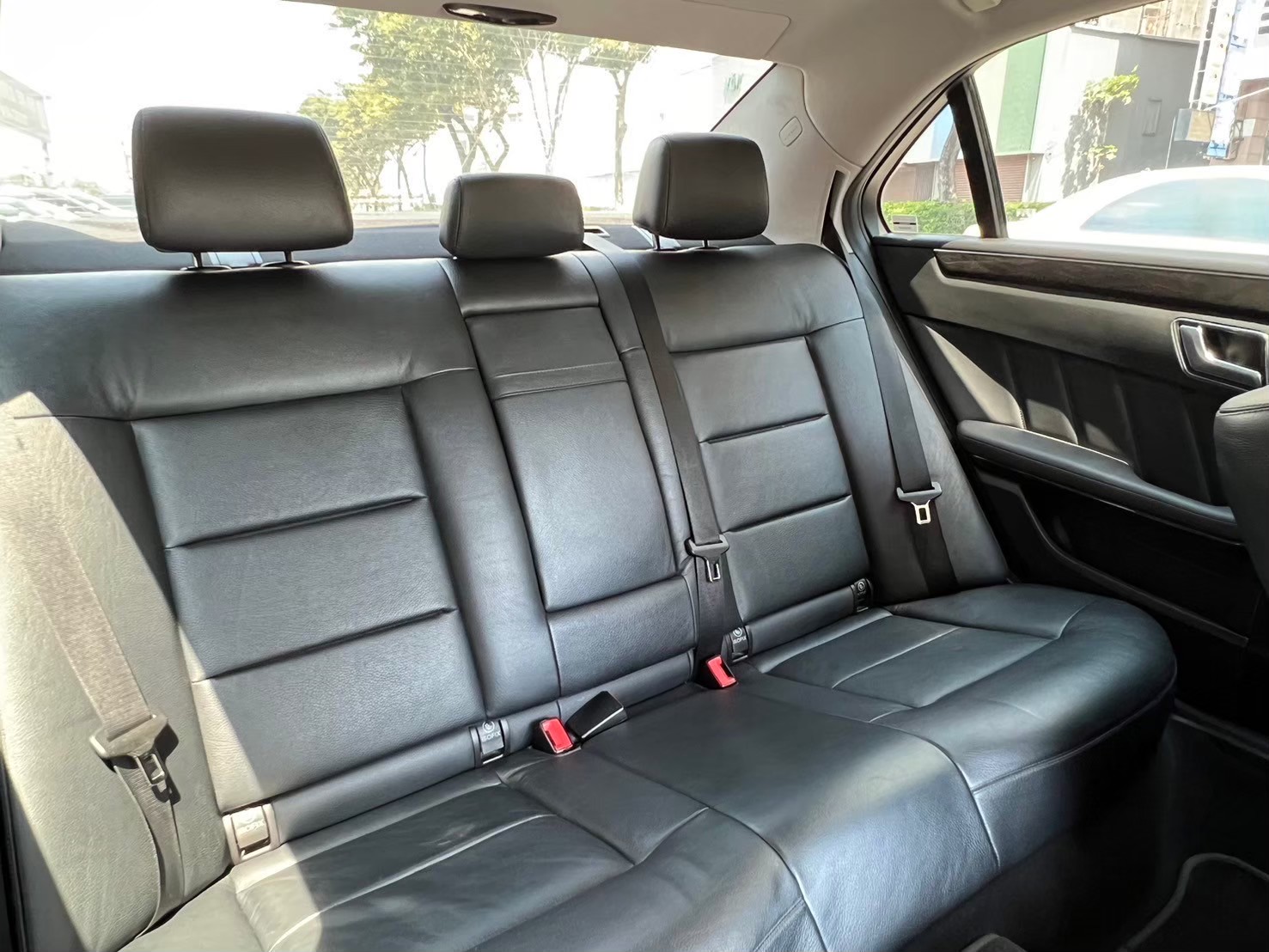 2012 賓士Benz E300 Avantgarde 電話：0966218569 賴：imkc9718  第11張相片