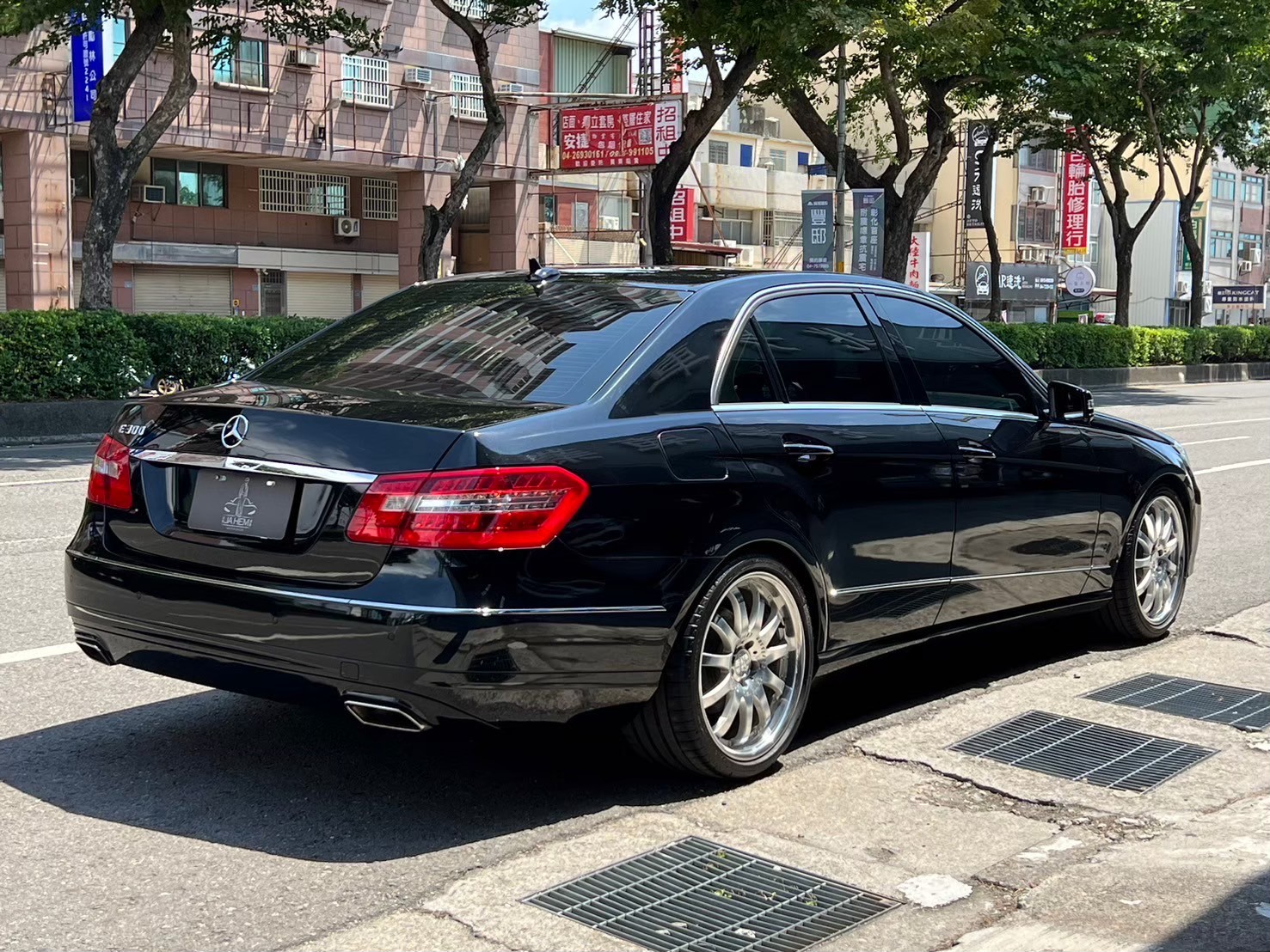 2012 賓士Benz E300 Avantgarde 電話：0966218569 賴：imkc9718  第13張相片