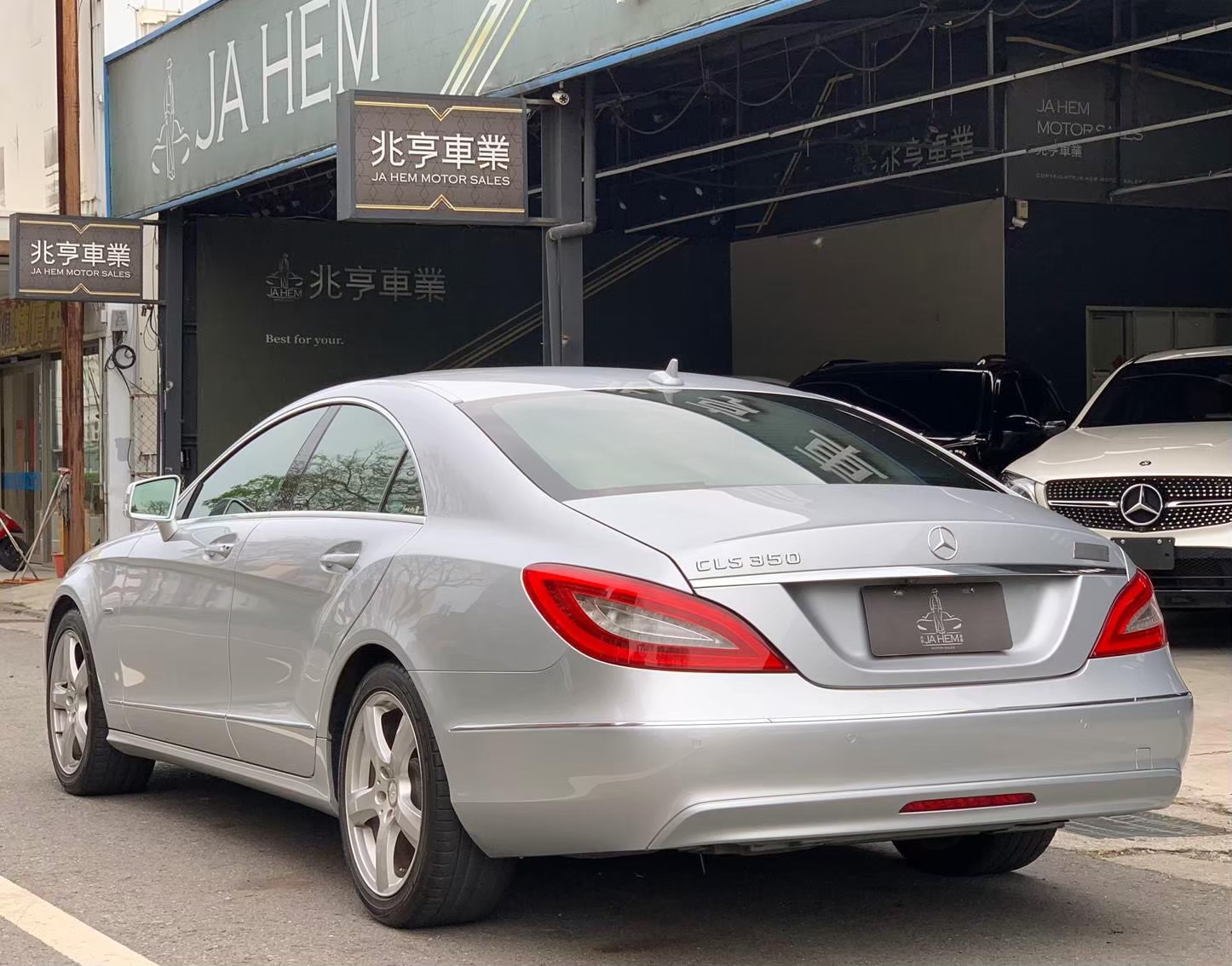 2011 賓士 Benz CLS350 電話：0966218569 賴：imkc9718  第17張相片